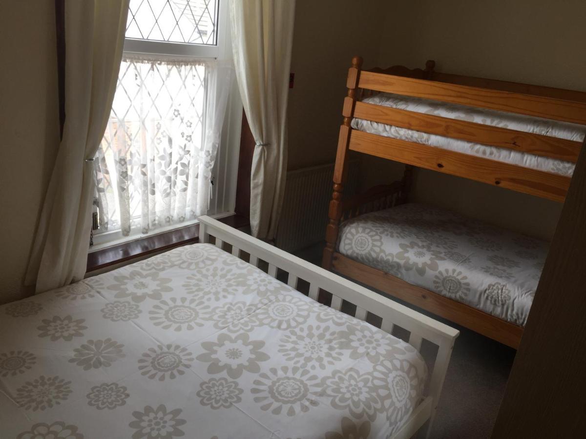 Phillips Apartments Blackpool Bagian luar foto