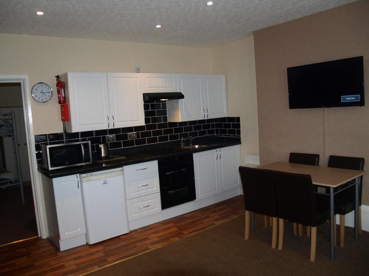 Phillips Apartments Blackpool Bagian luar foto