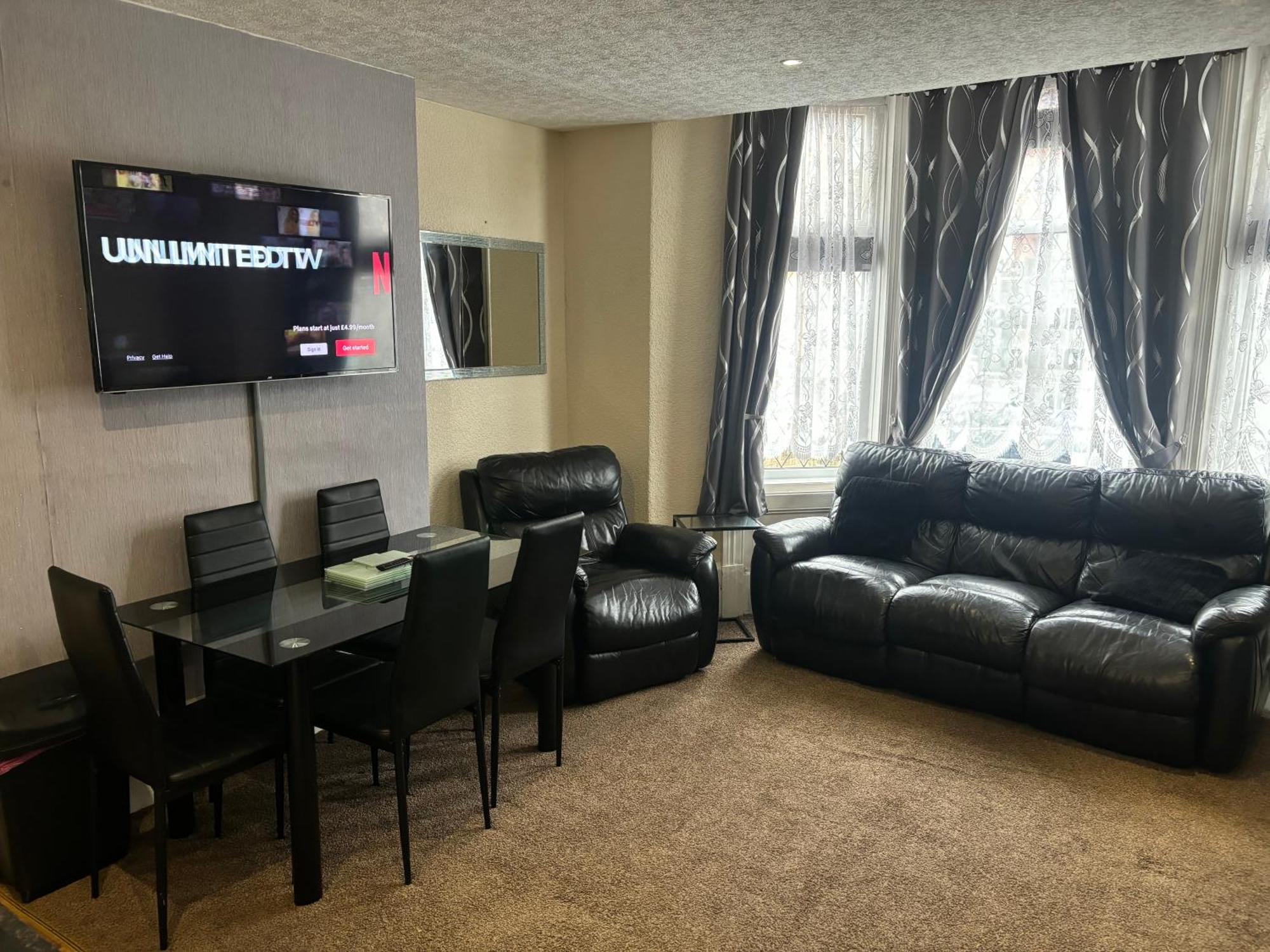 Phillips Apartments Blackpool Bagian luar foto