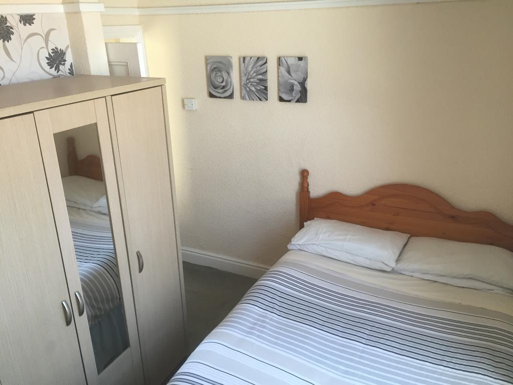 Phillips Apartments Blackpool Bagian luar foto