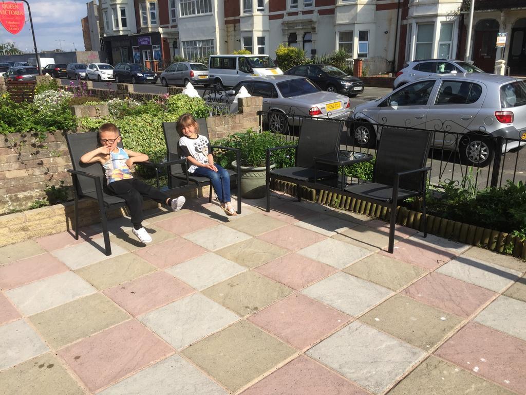 Phillips Apartments Blackpool Bagian luar foto